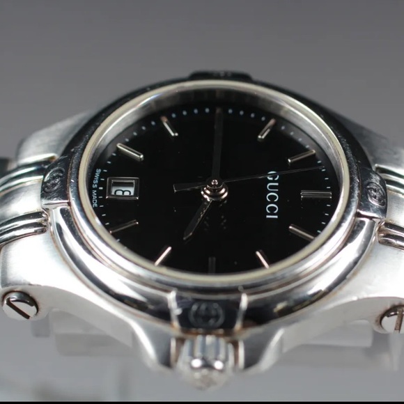 Gucci Italian Luxury Watch - Picture 10 of 11
